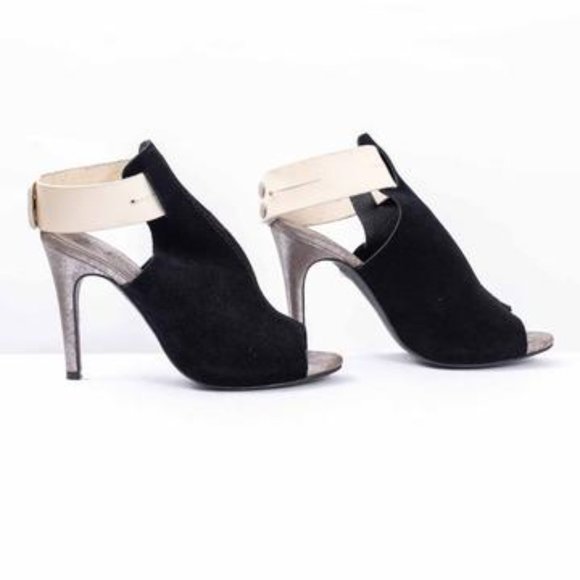 Pedro Garcia Heeled Peep Toe Booties with White Ankle Cuff - Picture 3 of 5